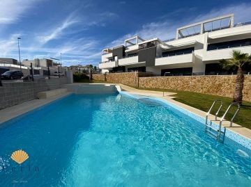 Ný sérhæð með stórum garði á frábærum stað 