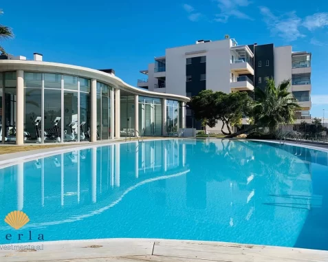Magnificent ground floor apartment with all the amenities. Ref. 005