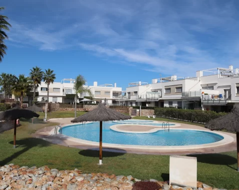 Lovely apartment with a solarium in Vistabella Golf – Monthly Stays Only. Ref. 018